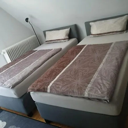 Endes Dreiseithof - شقة *